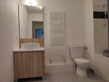 Dans belle résidence appartement 2 pièces