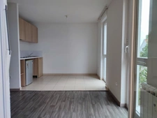 Dans belle résidence appartement 2 pièces