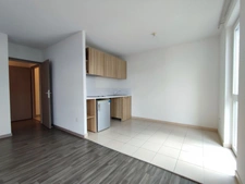Dans belle résidence appartement 2 pièces