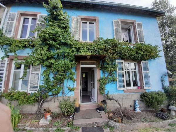 Ferme rénovée, sur 49 ares avec rivière