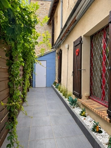 Maison de charme à Presles – 3 chambres, décoration industrielle, terrasse et jardin