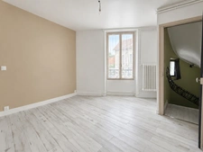 Maison de charme à Presles – 3 chambres, décoration industrielle, terrasse et jardin