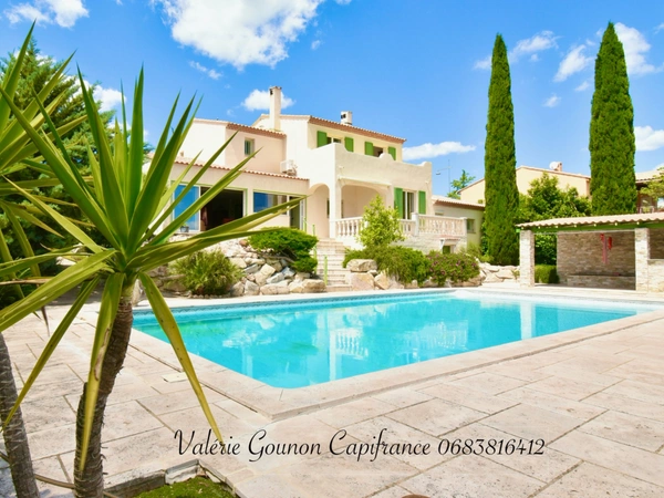 Villa méditerranéenne à vendre 5 pièces-JUVIGNAC (34)-197 m²utiles–3,4 chambres-sous-sol 182m2-garage double-Piscine 