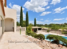 Villa à vendre 5 pièces-JUVIGNAC (34)-Vue sur le Golf-197 m²utiles–3,4 chambres-sous-sol 182m2-garage double-Piscine 