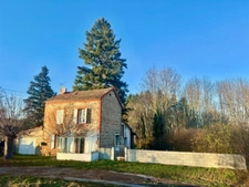 CHANGY (42), MAISON d'environ 70M² sur 1300M² de TERRAIN clos et arboré, 2 CHAMBRES, GARAGE