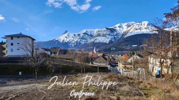 À VENDRE – Terrain viabilisé au cœur de Saint Bonnet en Champsaur 🌿