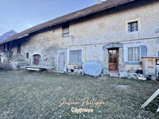 LA FARE-EN-CHAMPSAUR – AUTHENTIQUE CORPS DE FERME À FORT POTENTIEL