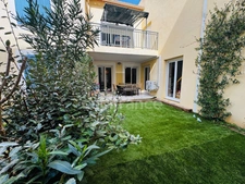 Appartement avec jardin privatif à vendre 3 pièces COGOLIN (83)
