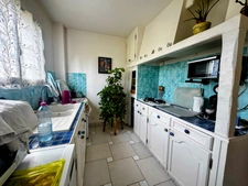 Appartement 4 pièces – Dernier étage, lumineux et au calme