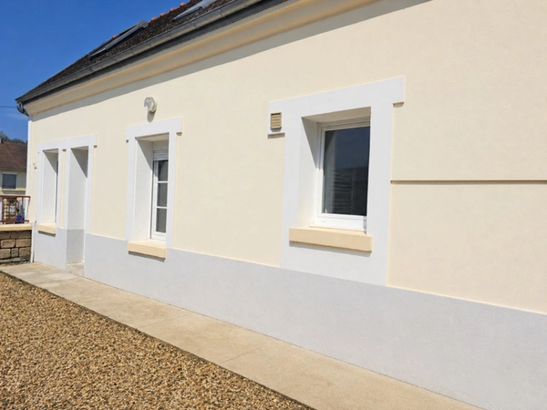 MAISON DE BOURG ENTIERREMENT RENOVEE 