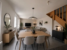 MAISON DE BOURG ENTIERREMENT RENOVEE 
