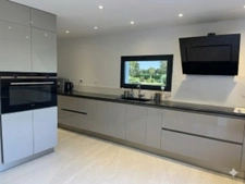 **Maison familiale de 205 m² sur 2 050 m² de terrain avec piscine, dépendance et cadre verdoyant**