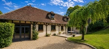Élégante demeure de caractère avec piscine, dépendance et jardin paysager – Le Mesnil-Théribus (60240)