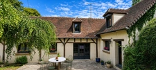 Élégante demeure de caractère avec piscine, dépendance et jardin paysager – Le Mesnil-Théribus (60240)