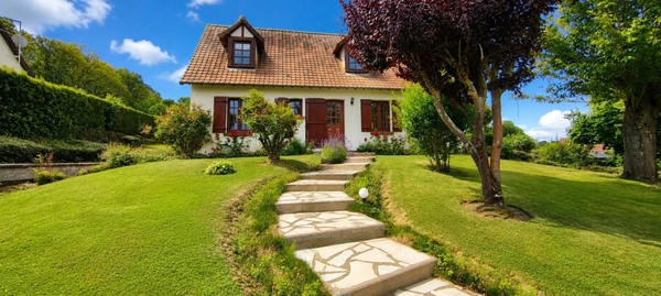 Coup de cœur assuré ! Élégante maison familiale de 122,5 m² sur un magnifique terrain arboré de 1 146 m² – Rainvillers