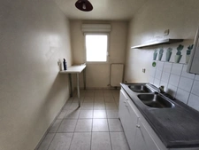 BEAUVAIS CENTRE-VILLE – APPARTEMENT T3 AVEC TERRASSE, ASCENSEUR ET PARKING PRIVATIF
