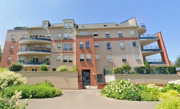BEAUVAIS CENTRE-VILLE – APPARTEMENT T3 AVEC TERRASSE, ASCENSEUR ET PARKING PRIVATIF