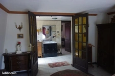 Propriete à vendre composé d'une maison de maître de 8 pièces à FRANCASTEL (60)