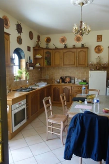 Propriete à vendre composé d'une maison de maître de 8 pièces à FRANCASTEL (60)