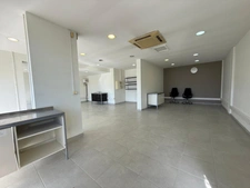 LOCAL PROFESSIONNEL DE 153 M2 ST JEAN