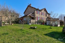🌿 Maison familiale en pierre avec jardin arboré et dépendances