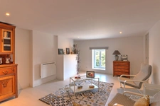 Belle maison de caractère rénovée avec grands volumes et cadre verdoyant