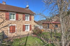 🌿 Maison familiale en pierre avec jardin arboré et dépendances