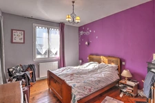 🌿 Maison familiale en pierre avec jardin arboré et dépendances