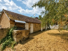 Propriété de charme, dépendances et 2 hectares de nature aux portes de la forêt de Tronçais