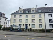 BREST, PLACE DD STRASBOURG, RARE, APT T2, BAIGNOIRE, GARAGE, CAVE, FAIBLES CHARGES, DERNIER ETAGE
