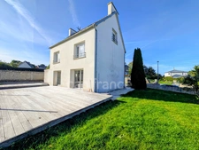 LANDERNEAU, MAISON FAMILIALE HORS LOTISSEMENT, 5 CHAMBRES, REZ DE JARDIN, GRANDE TERRASSE