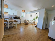 GUIPAVAS – Maison familiale non mitoyenne – 5 chambres – Rénovation complète – Écoles et commerces à pied