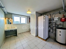 Maison familiale aux beaux volumes avec dépendance atelier/double garage à PLOUDANIEL (29)