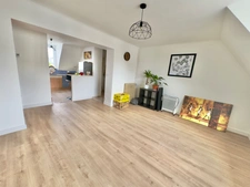 BREST, PLACE DD STRASBOURG, RARE, APT T2, BAIGNOIRE, GARAGE, CAVE, FAIBLES CHARGES, DERNIER ETAGE