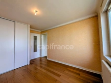 Maison familiale aux beaux volumes avec dépendance atelier/double garage à PLOUDANIEL (29)