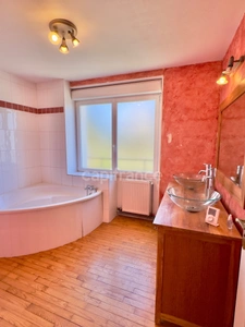 LANDERNEAU, MAISON FAMILIALE HORS LOTISSEMENT, 5 CHAMBRES, REZ DE JARDIN, GÉOTHERMIE, POELE
