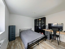GUIPAVAS – Maison familiale non mitoyenne – 5 chambres – Rénovation complète – Écoles et commerces à pied