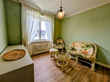 Maison en impasse dans quartier résidentiel, rez de chaussée à aménager, grand garage, à GUIPAVAS (29)