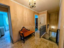 Maison en impasse dans quartier résidentiel, rez de chaussée à aménager, grand garage, à GUIPAVAS (29)