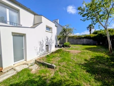 GUIPAVAS – Maison familiale non mitoyenne – 5 chambres – Rénovation complète – Écoles et commerces à pied