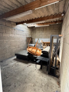 BREST, PLACE DD STRASBOURG, RARE, APT T2, BAIGNOIRE, GARAGE, CAVE, FAIBLES CHARGES, DERNIER ETAGE