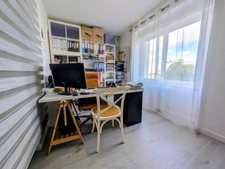 GUIPAVAS – Maison familiale non mitoyenne – 5 chambres – Rénovation complète – Écoles et commerces à pied