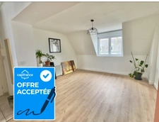BREST, PLACE DD STRASBOURG, RARE, APT T2, BAIGNOIRE, GARAGE, CAVE, FAIBLES CHARGES, DERNIER ETAGE