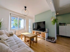 GUIPAVAS – Maison familiale non mitoyenne – 5 chambres – Rénovation complète – Écoles et commerces à pied