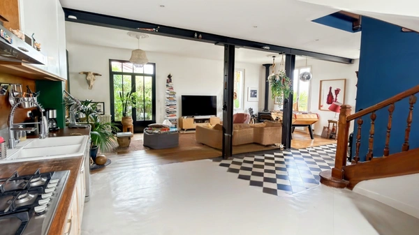 Anglet – Cinq Cantons | Maison de caractère 1920 + studio indépendant – 190 m² – Patio piscine