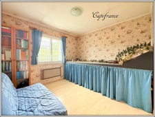 Maison à vendre 5 pièces  95 m²  sous-sol total. 