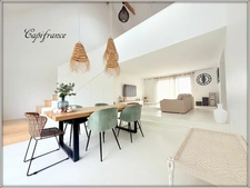 Magnifique maison contemporaine à vendre 7 pièces.