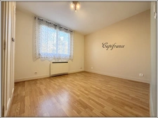 Appartement à vendre 4 pièces HYPER CENTRE. GARE A 4 mn a pied + 1 double box pour 2 voitures