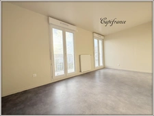 Appartement à vendre 3 pièces   balcon + place de parking sous-sol