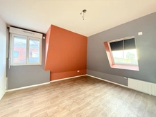 Appartement à vendre 3 pièces   balcon + place de parking sous-sol